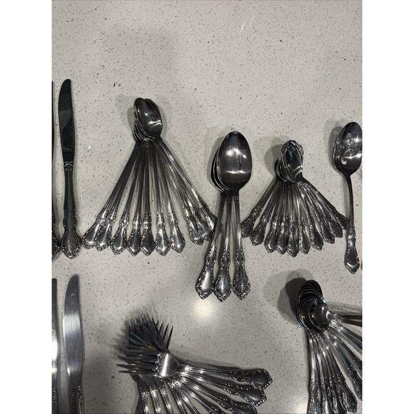 75 pcs Oneida Mansion Hall Distinction Deluxe Stainless Flatware Service For 10 - Picture 5 of 9